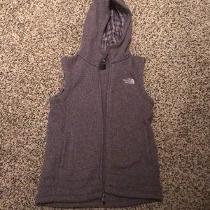 Women’s North face vest never worn